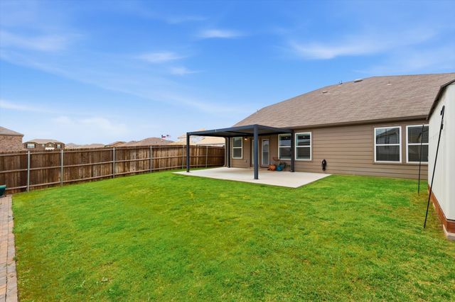 805 Shire Avenue, Haslet, TX 76052