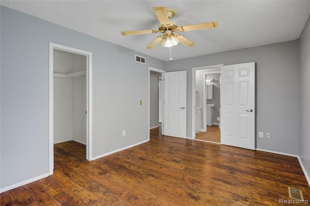 13157 Lake Point Blvd, Van Buren, MI 48111