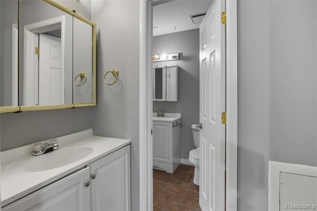 13157 Lake Point Blvd, Van Buren, MI 48111