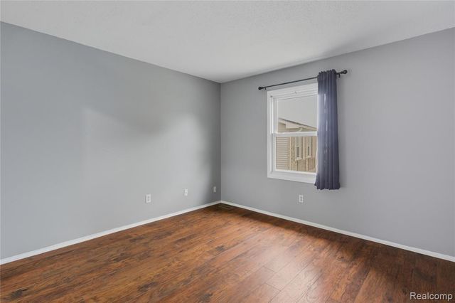 13157 Lake Point Blvd, Van Buren, MI 48111