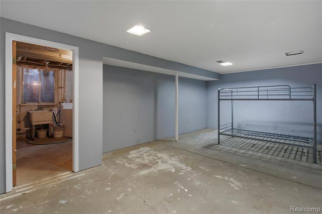 13157 Lake Point Blvd, Van Buren, MI 48111