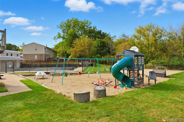 13157 Lake Point Blvd, Van Buren, MI 48111