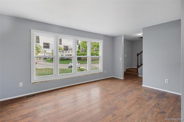 13157 Lake Point Blvd, Van Buren, MI 48111