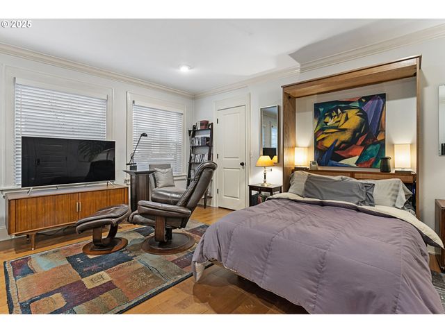 2076 Nw JOHNSON St 102, Portland, OR 97209