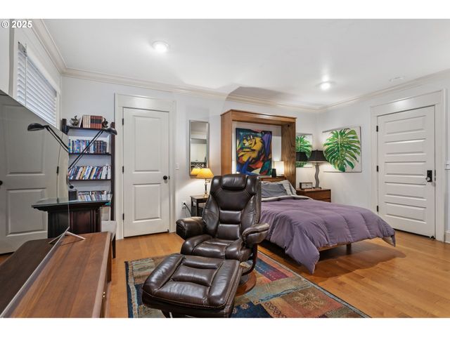 2076 Nw JOHNSON St 102, Portland, OR 97209