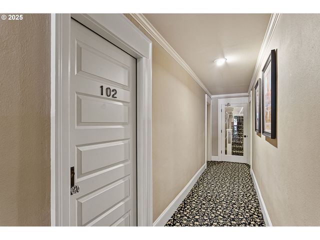 2076 Nw JOHNSON St 102, Portland, OR 97209