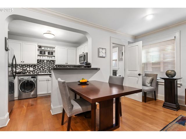 2076 Nw JOHNSON St 102, Portland, OR 97209