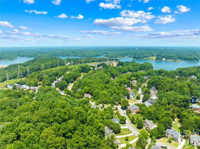 2125 Mt Isle Harbor Drive, Charlotte, NC 28214