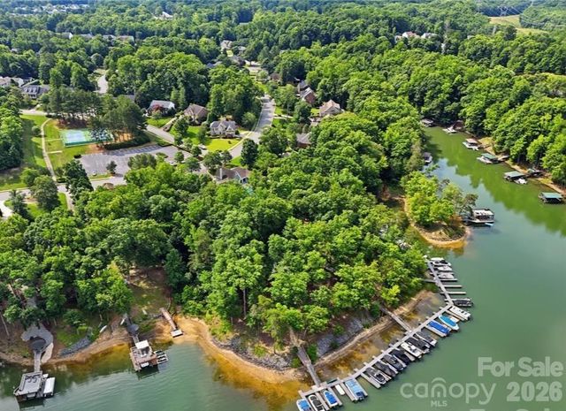 2125 Mt Isle Harbor Drive, Charlotte, NC 28214