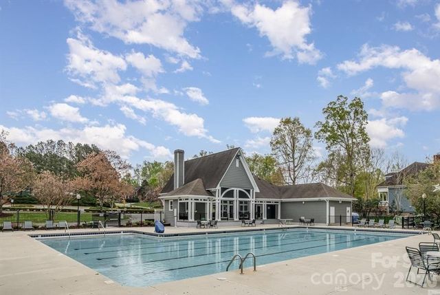 2125 Mt Isle Harbor Drive, Charlotte, NC 28214
