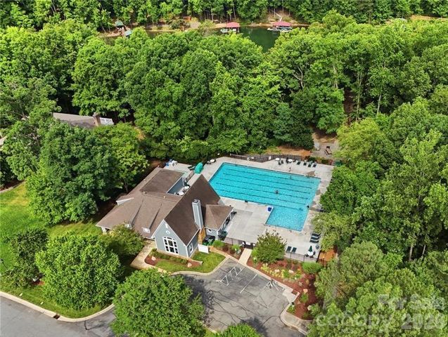 2125 Mt Isle Harbor Drive, Charlotte, NC 28214