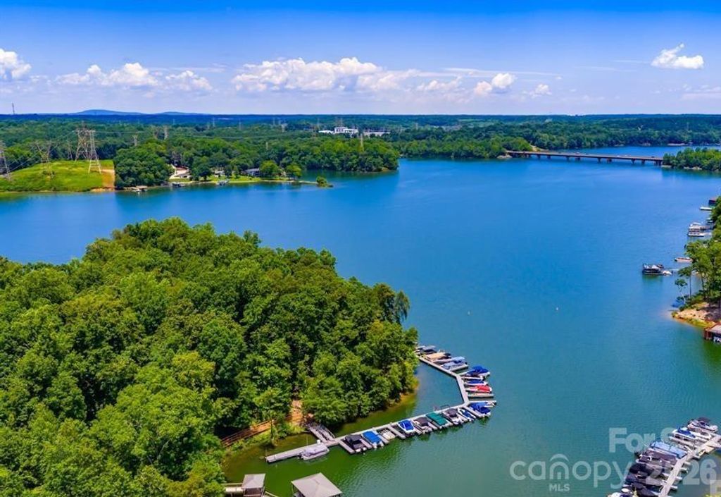 2125 Mt Isle Harbor Drive, Charlotte, NC 28214