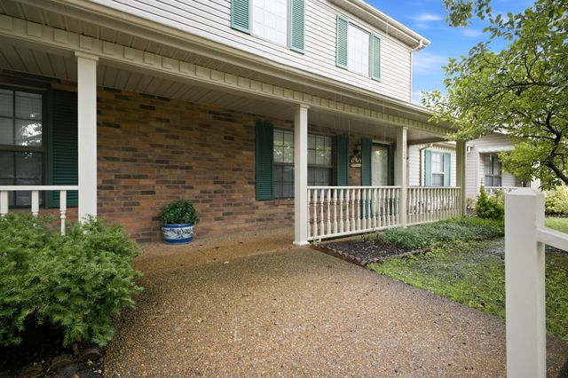 525 Upsall Dr, Antioch, TN 37013