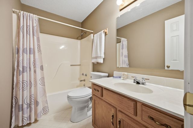 525 Upsall Dr, Antioch, TN 37013