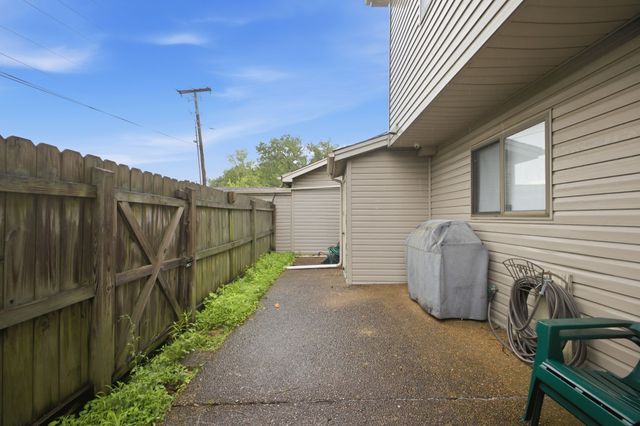 525 Upsall Dr, Antioch, TN 37013