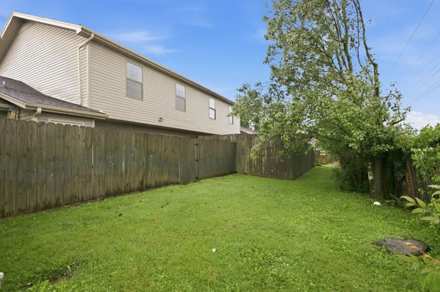 525 Upsall Dr, Antioch, TN 37013