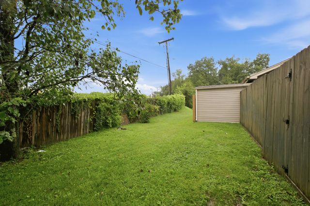 525 Upsall Dr, Antioch, TN 37013