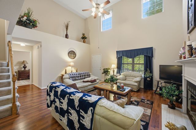 525 Upsall Dr, Antioch, TN 37013