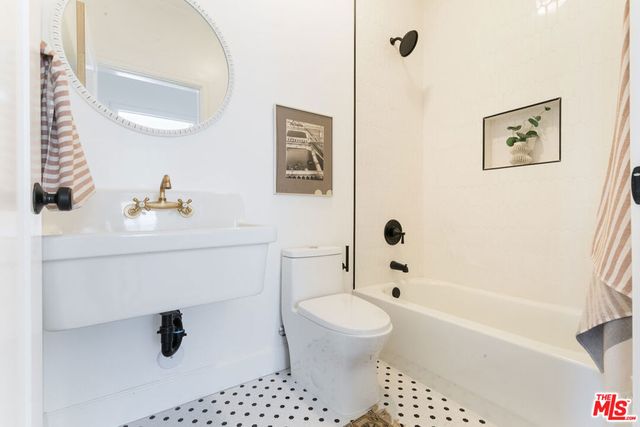 1221 5th Avenue 4, Los Angeles, CA 90019