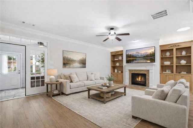 3127 White Magnolia SW, Gainesville, GA 30504