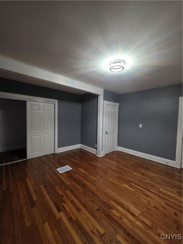 7 Prospect Street, Utica, NY 13501