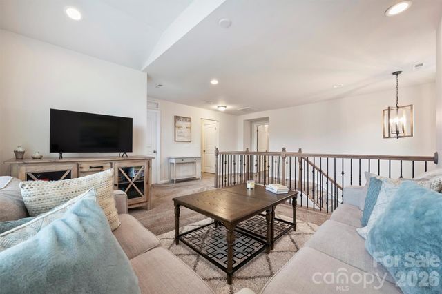 19218 Hawk Haven Lane, Charlotte, NC 28278