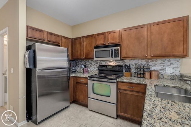 1048 Lakepointe Street A, Grosse Pointe Park, MI 48230