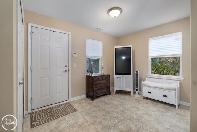 1048 Lakepointe Street A, Grosse Pointe Park, MI 48230
