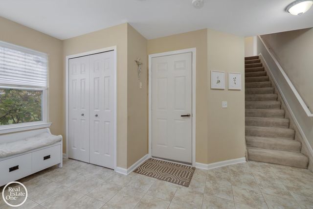 1048 Lakepointe Street A, Grosse Pointe Park, MI 48230