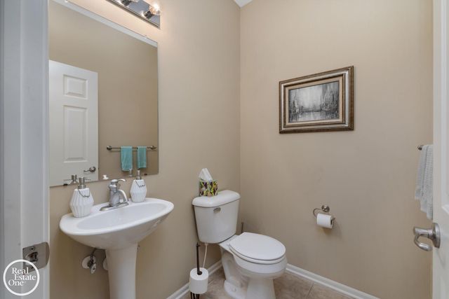 1048 Lakepointe Street A, Grosse Pointe Park, MI 48230