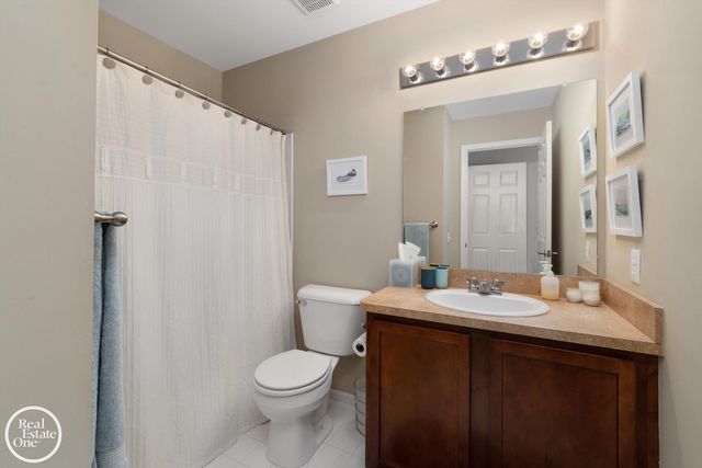 1048 Lakepointe Street A, Grosse Pointe Park, MI 48230