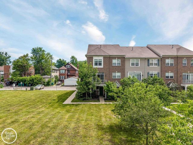 1048 Lakepointe Street A, Grosse Pointe Park, MI 48230