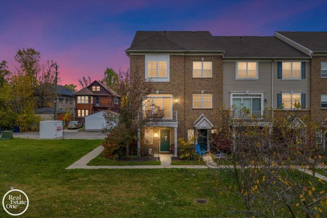 1048 Lakepointe Street A, Grosse Pointe Park, MI 48230