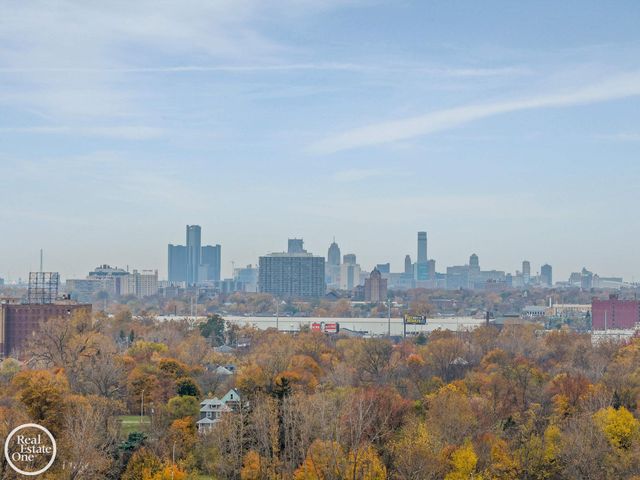 1048 Lakepointe Street A, Grosse Pointe Park, MI 48230