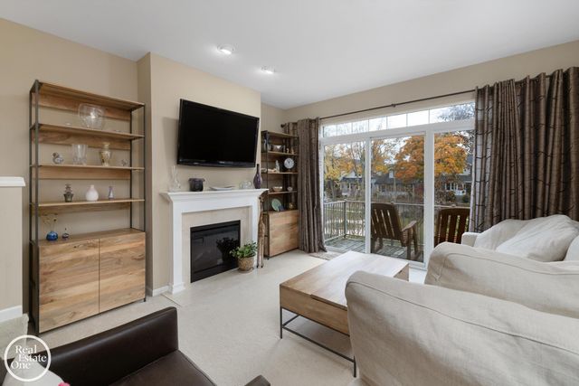 1048 Lakepointe Street A, Grosse Pointe Park, MI 48230