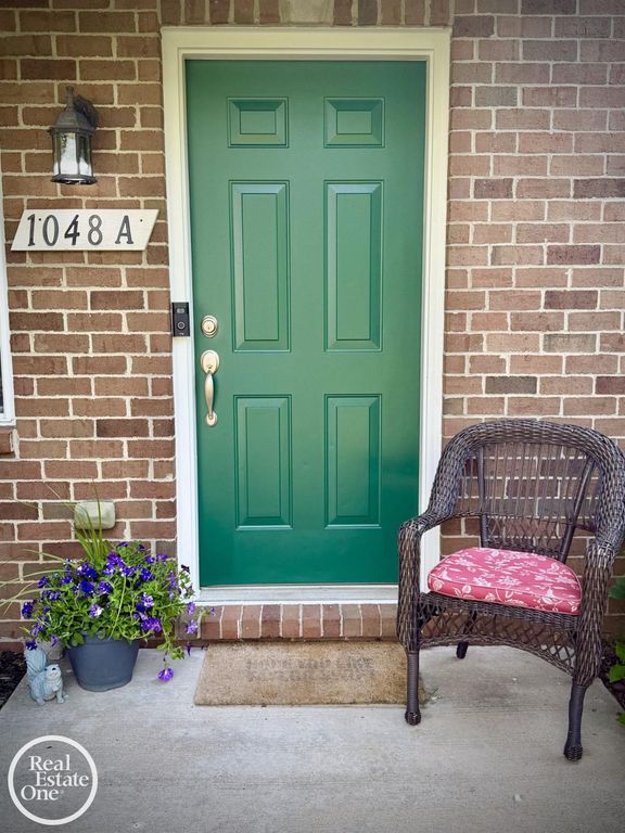 1048 Lakepointe Street A, Grosse Pointe Park, MI 48230