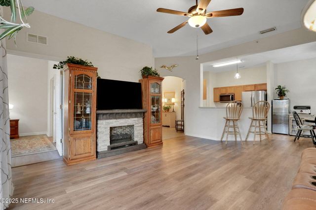 785 OAKLEAF PLANTATION Parkway 1634, Orange Park, FL 32065