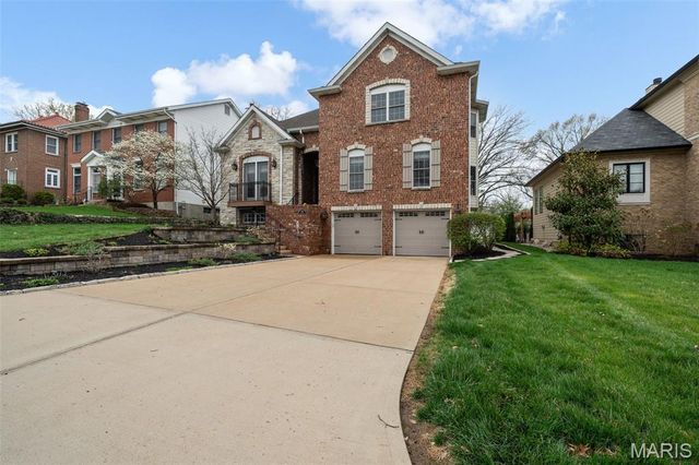 8116 Teasdale Avenue, University City, MO 63130