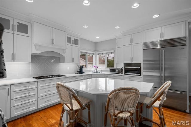 8116 Teasdale Avenue, University City, MO 63130