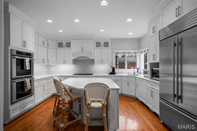 8116 Teasdale Avenue, University City, MO 63130