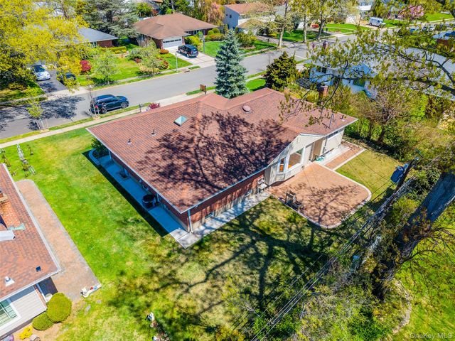 31 Edgemere Drive, Searingtown, NY 11507