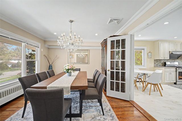 31 Edgemere Drive, Searingtown, NY 11507