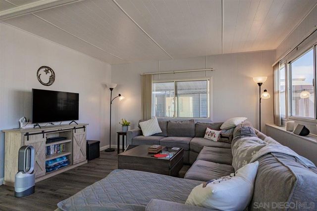 8712 N Magnolia Ave space 82 82, Canyon Areas, CA 92071