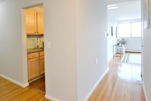 1643 Cambridge St 77, Cambridge, MA 02138