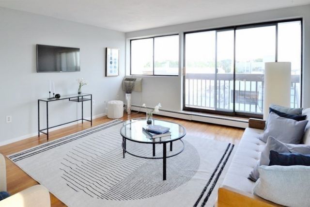 1643 Cambridge St 77, Cambridge, MA 02138