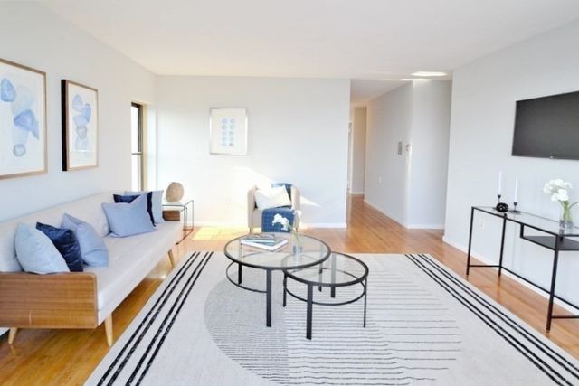 1643 Cambridge St 77, Cambridge, MA 02138