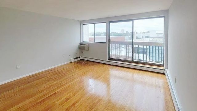 1643 Cambridge St 77, Cambridge, MA 02138