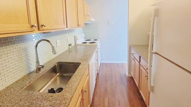 1643 Cambridge St 77, Cambridge, MA 02138