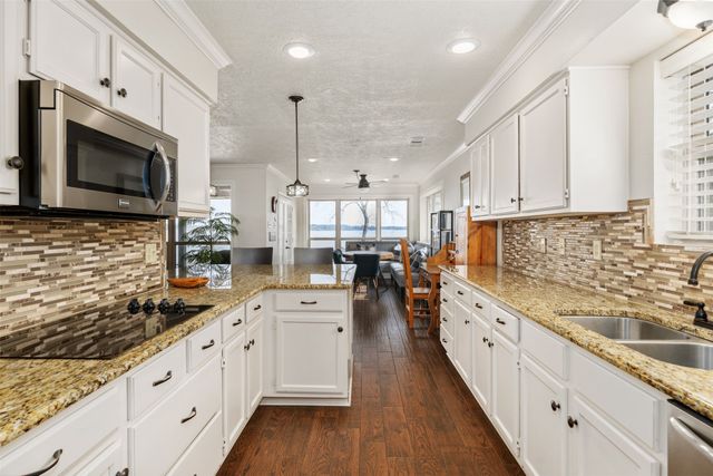 22766 Diamond Bay Drive, Frankston, TX 75763