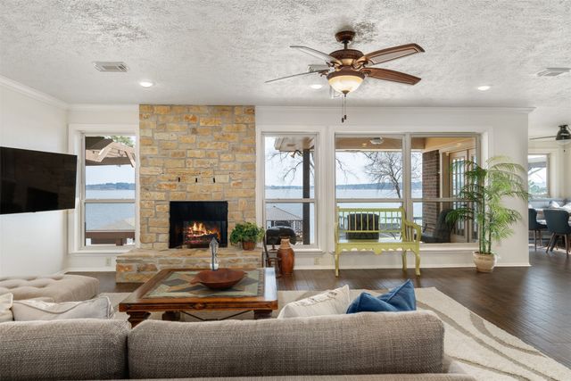 22766 Diamond Bay Drive, Frankston, TX 75763
